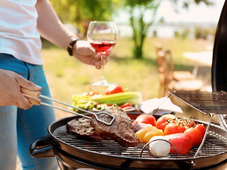 A Few Tips for Choosing Meat for Grilling